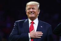 Трамп пожертвовал четверть годовой зарплаты на борьбу с алкоголизмом